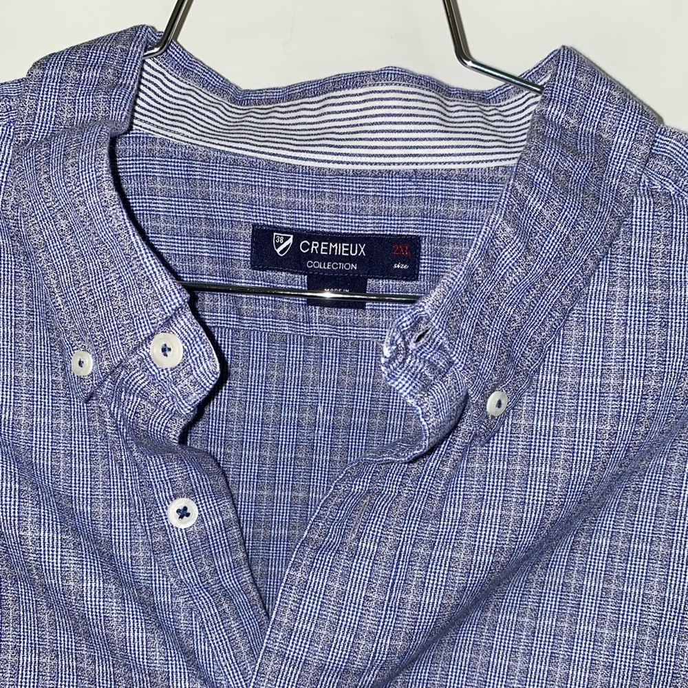 Long sleeve button up collared shirt